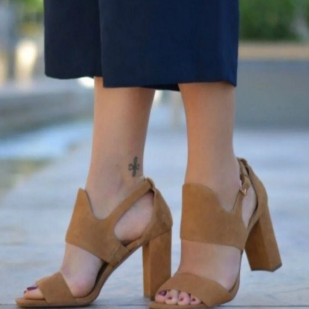 NIB Banana Republic Blyss Heels